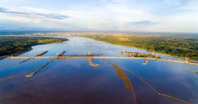 San Antonio Damm im Amazonas Regenwald